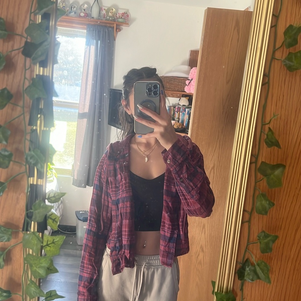 American Eagle Cropped Flannel w Hoodie